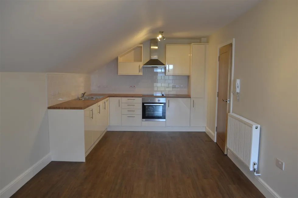 Flat Firgrove Hill in Waverley