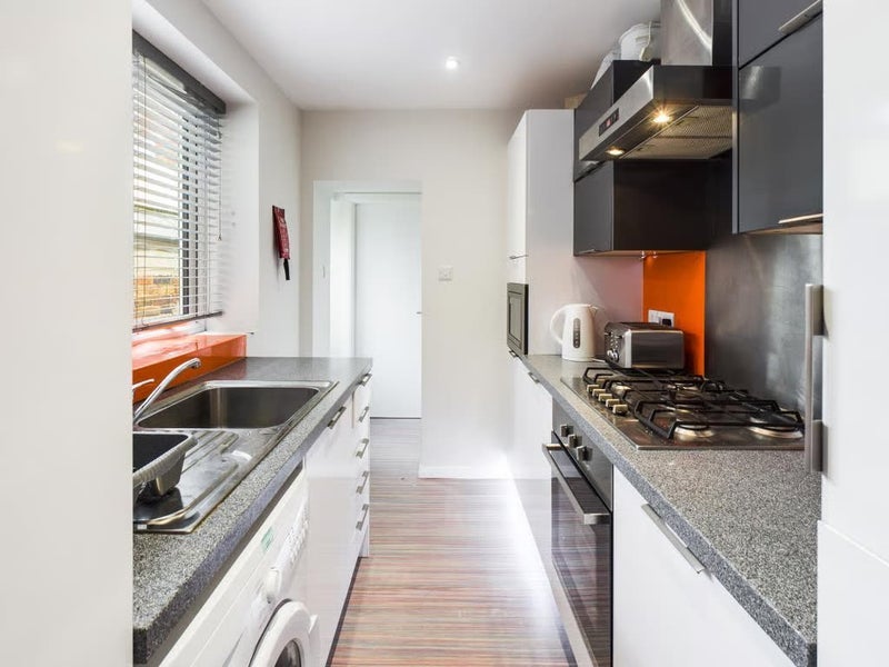 Room Cauldon Road in Stoke-on-Trent