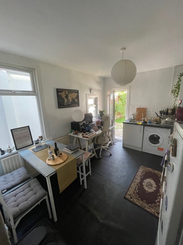 Room Sherrard Road in Greater London