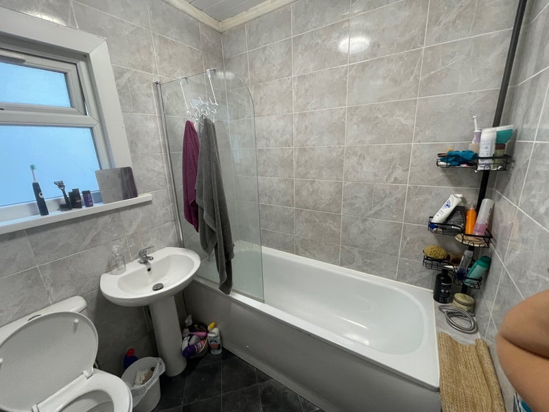 Room Sherrard Road in Greater London