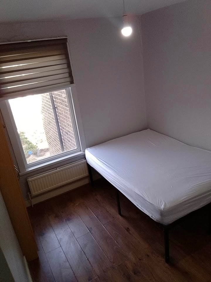 Room Lawrence Road in Greater London