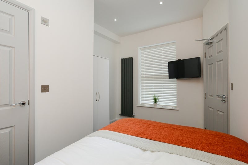 Room Thyra Grove in Nottingham