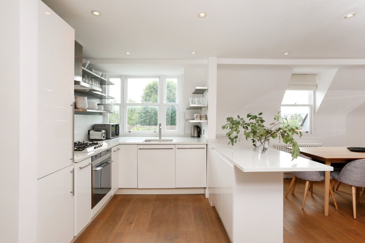 Flat Oxford Gardens in Greater London