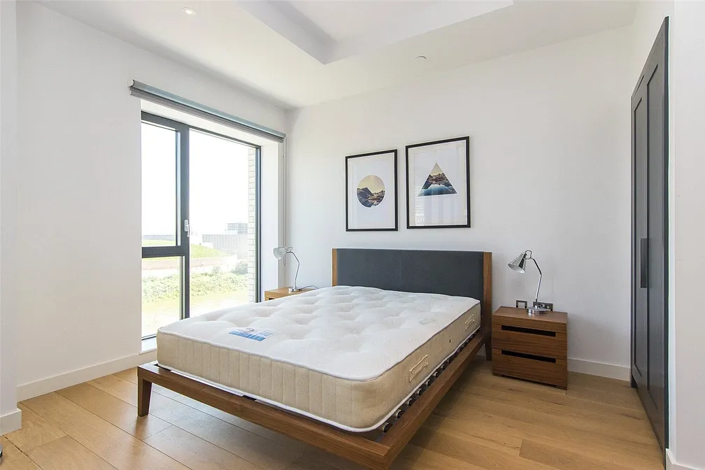 Flat Hale Street in Greater London