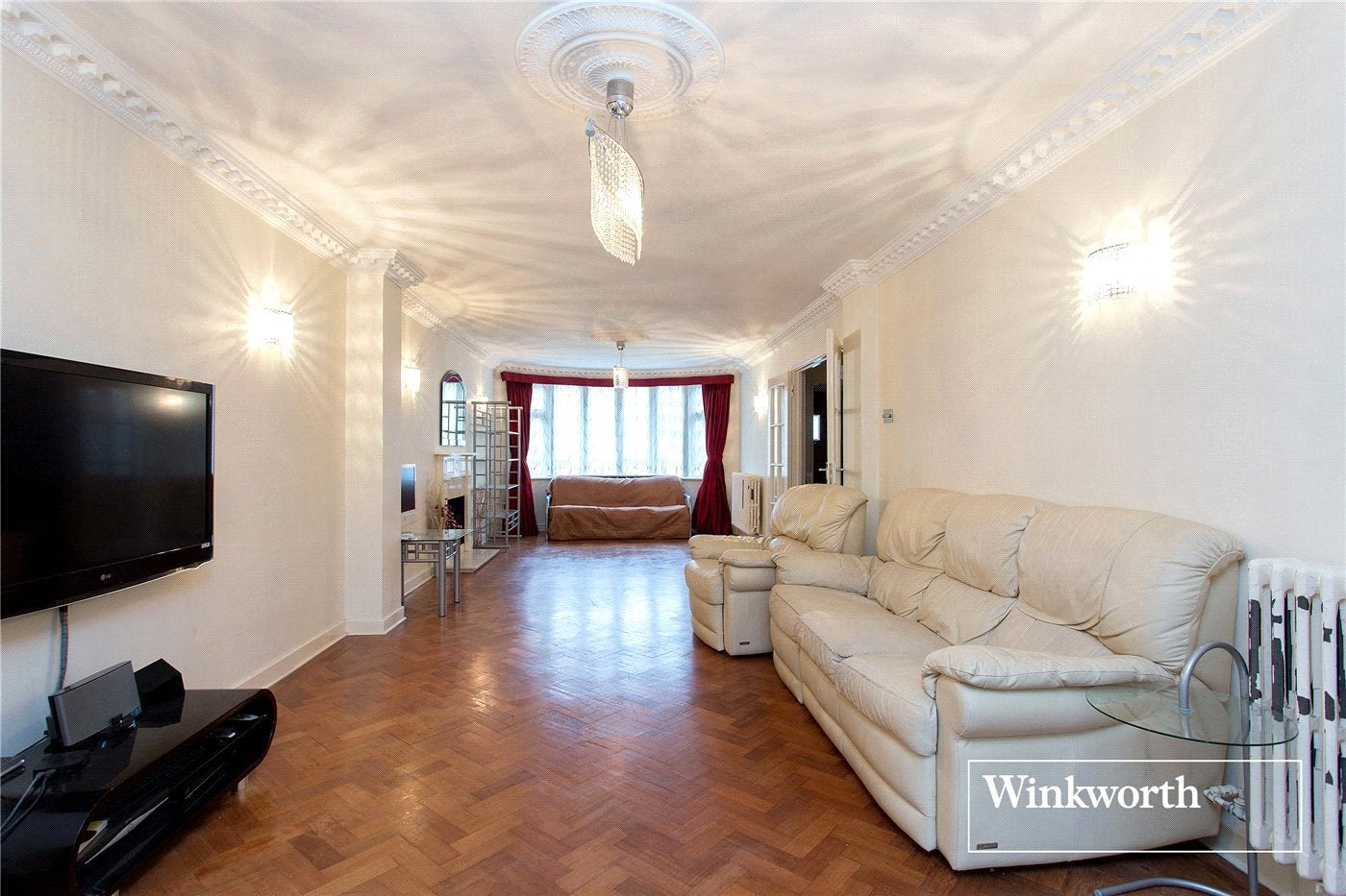 House Hendon Avenue in Greater London