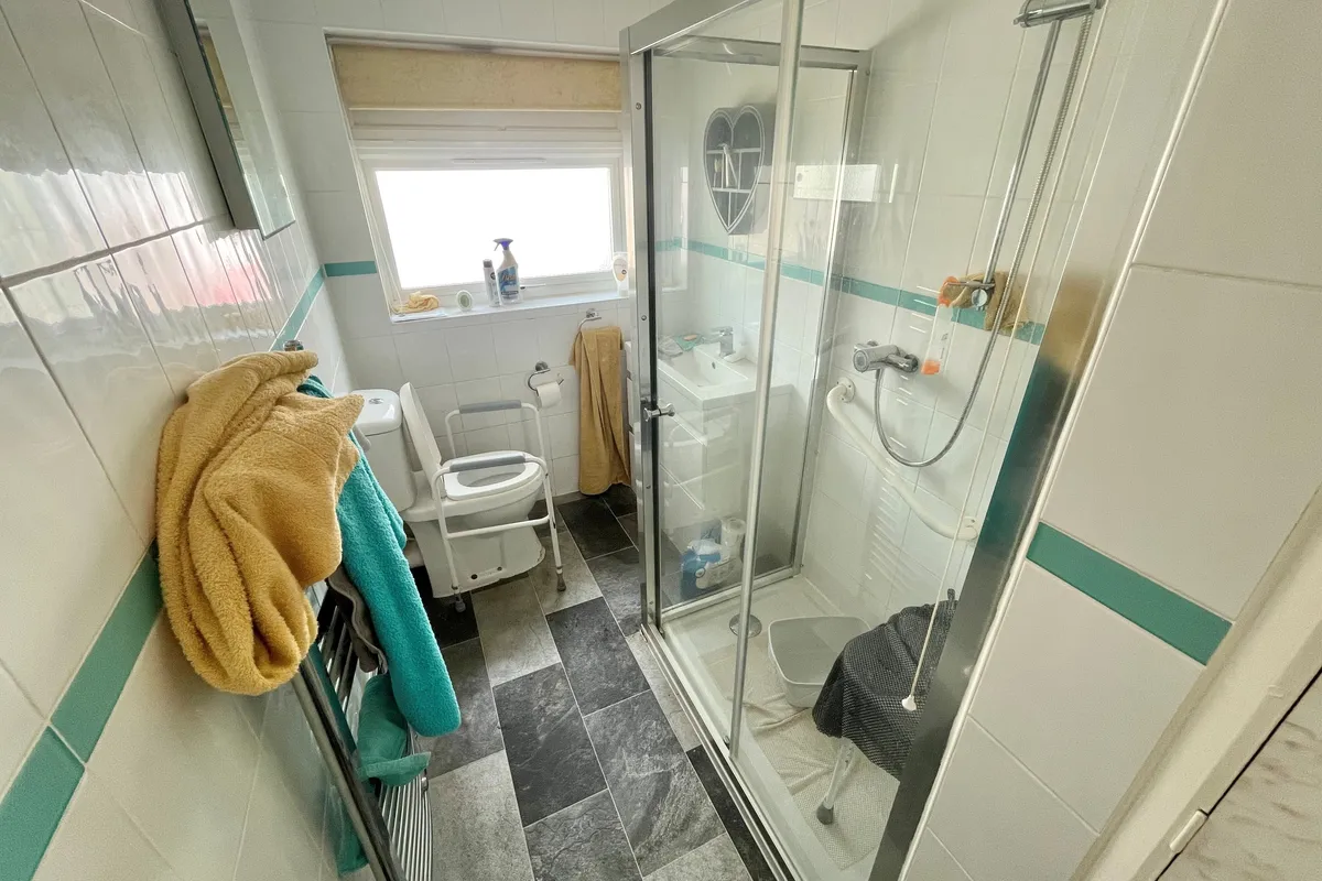 Room Birch Drive in Breckland District