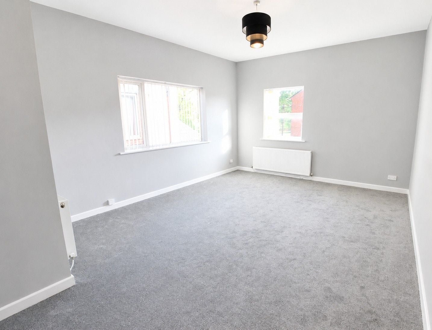Flat Walmersley Road in Bury