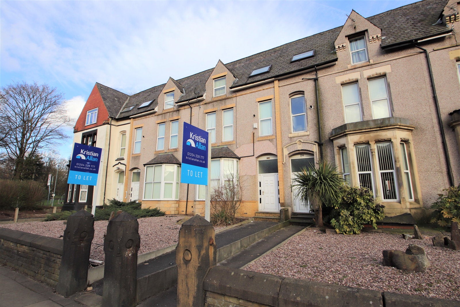 Flat Walmersley Road in Bury