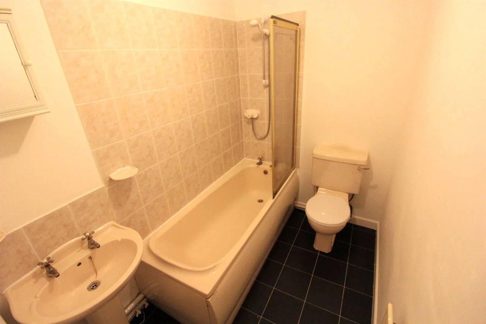 Flat Walmersley Road in Bury