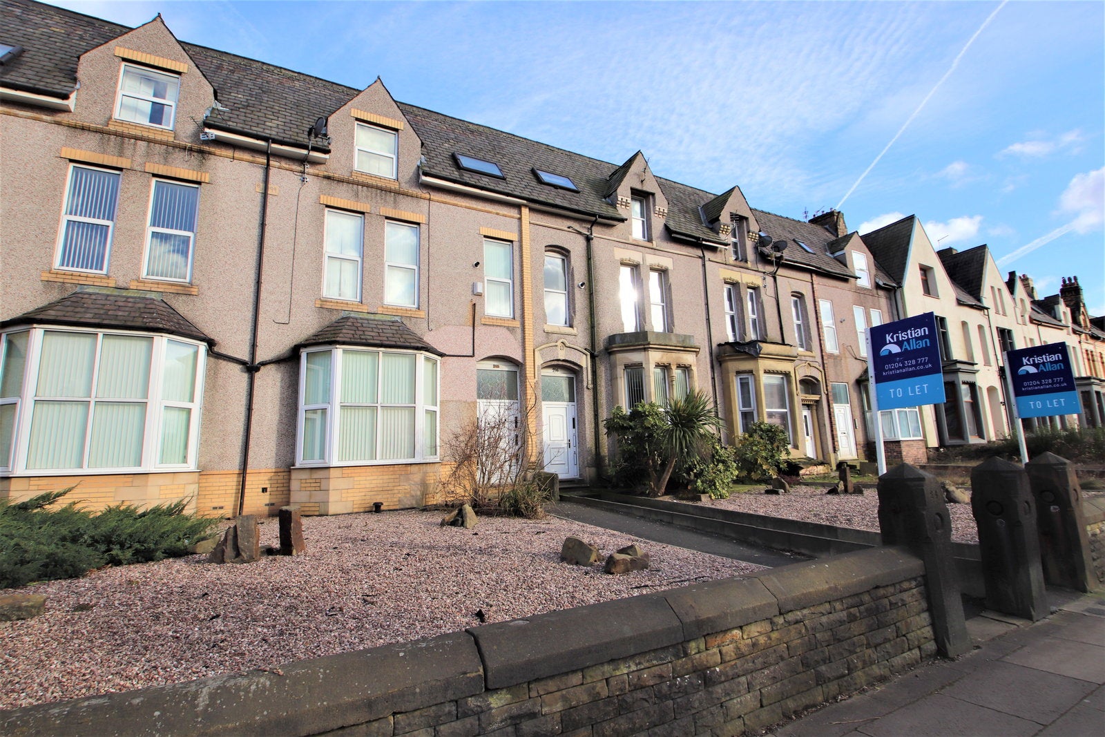 Flat Walmersley Road in Bury