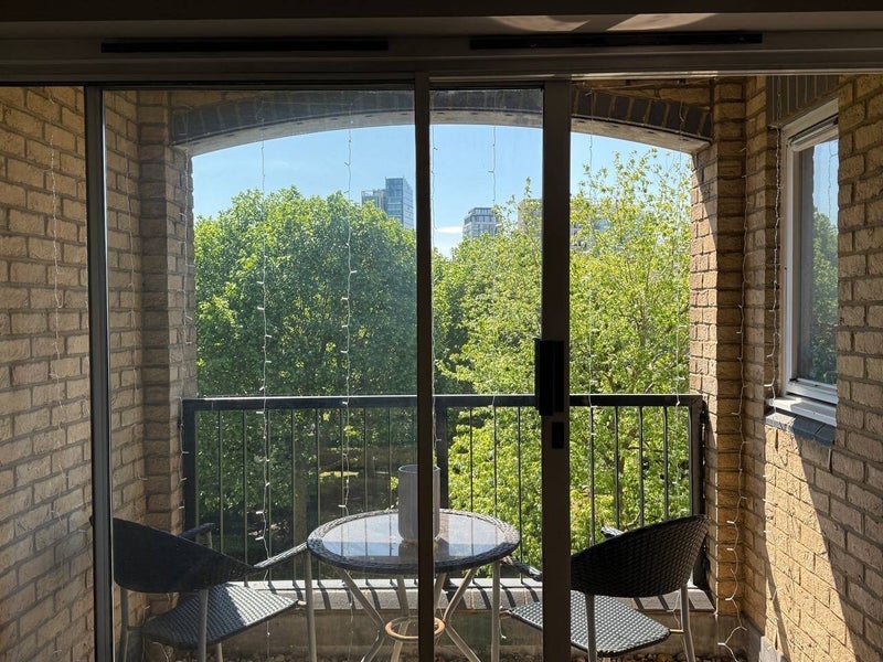 Room Hooper Street in Greater London
