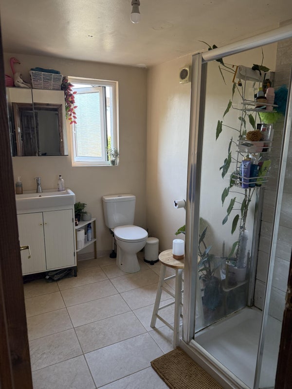 Room Seaford Road in Greater London