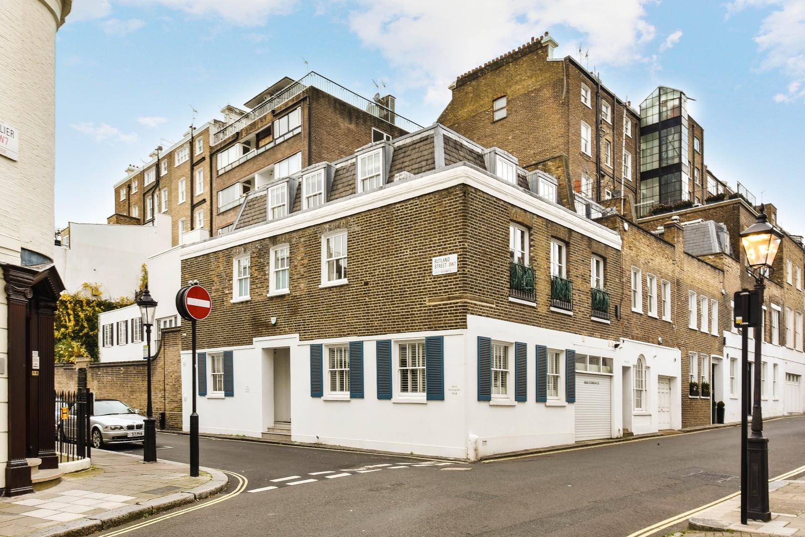 House Montpelier Walk in City of Westminster