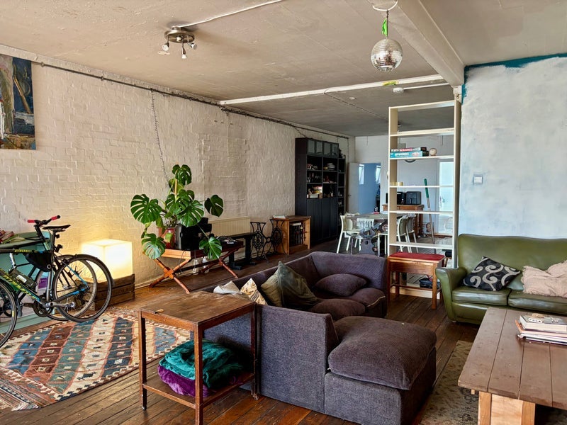 Room Hackney Road in Greater London