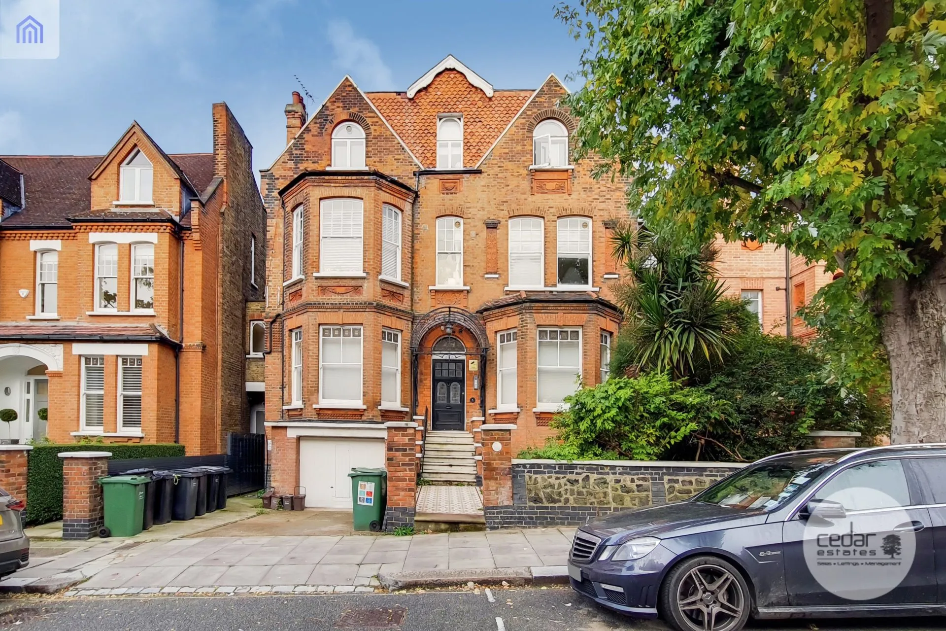 Flat Parsifal Road in Greater London