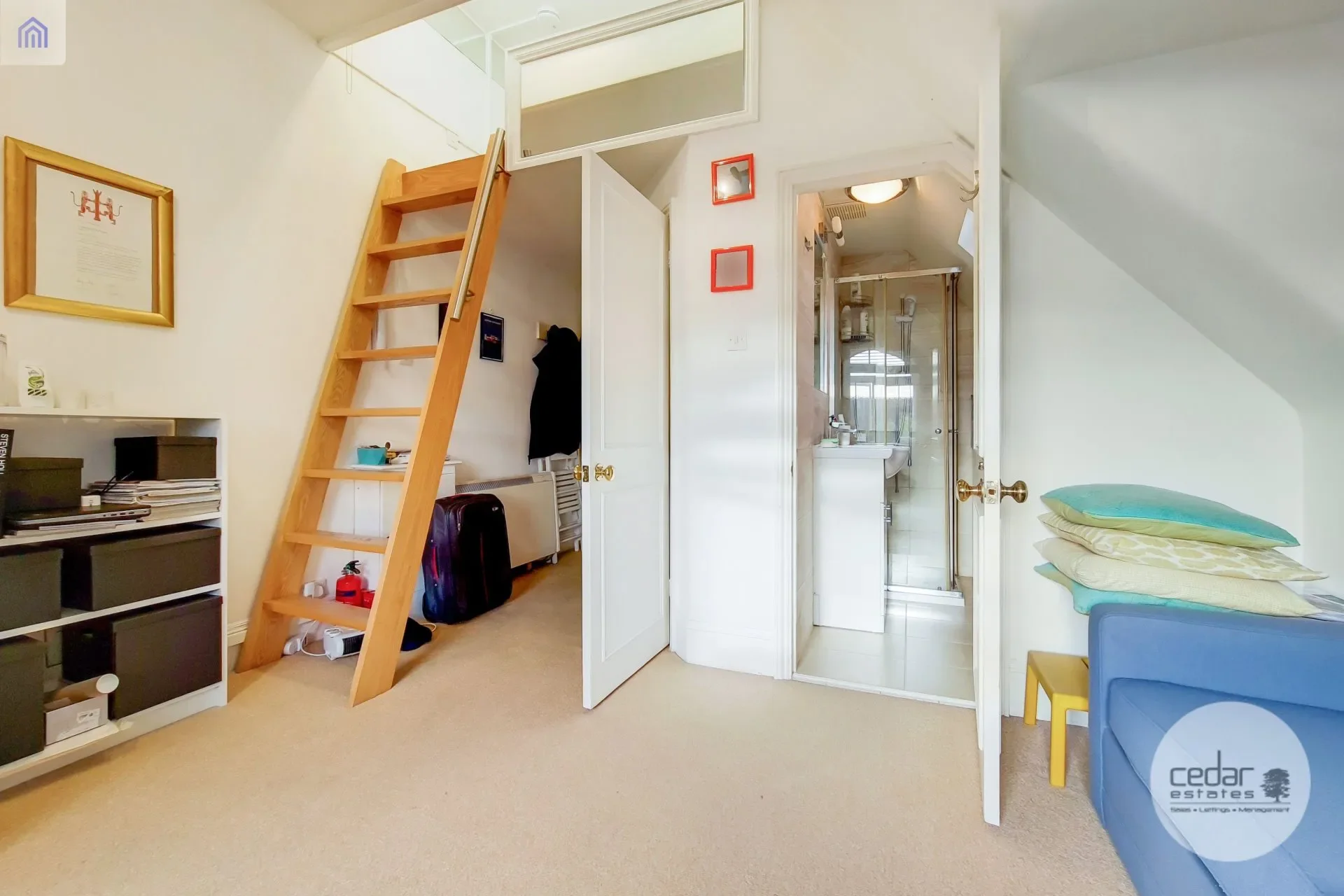 Flat Parsifal Road in Greater London