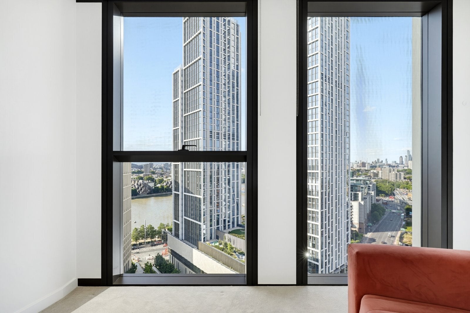 Flat Carnation Way in Greater London