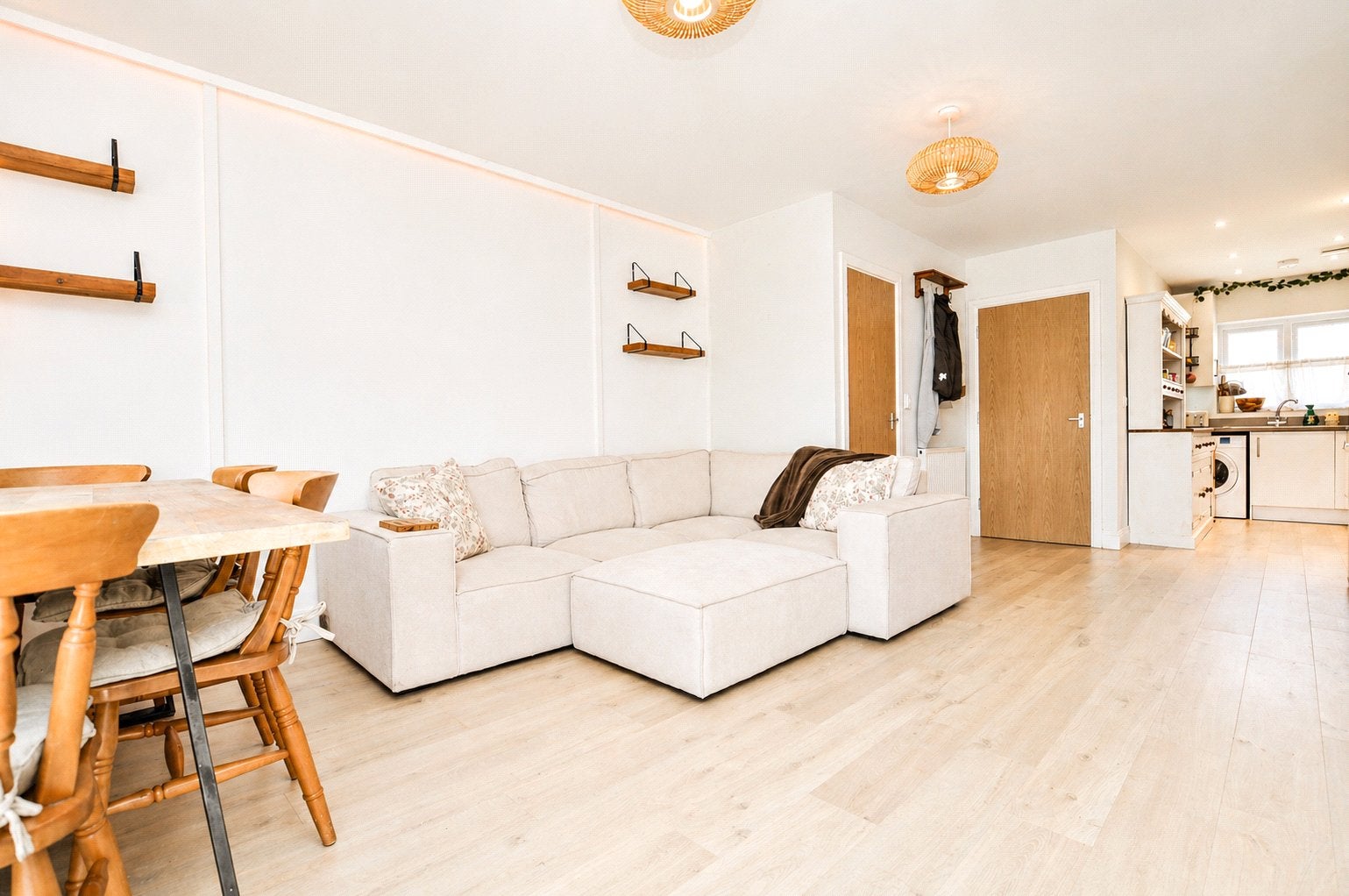 House Cirrus Close in Guildford