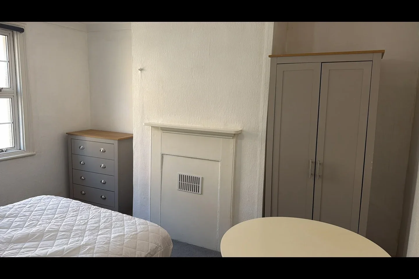 Room Hythe Street in Dartford