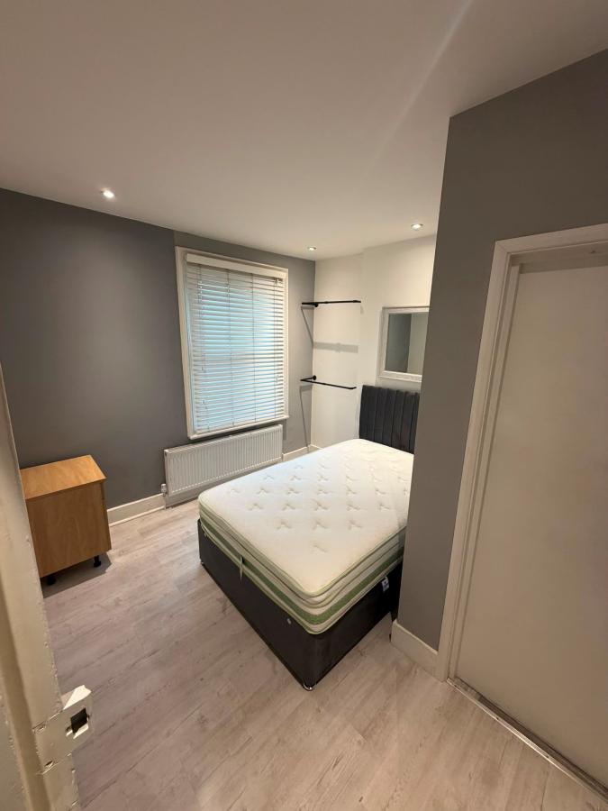 Room High Street in Aylesbury