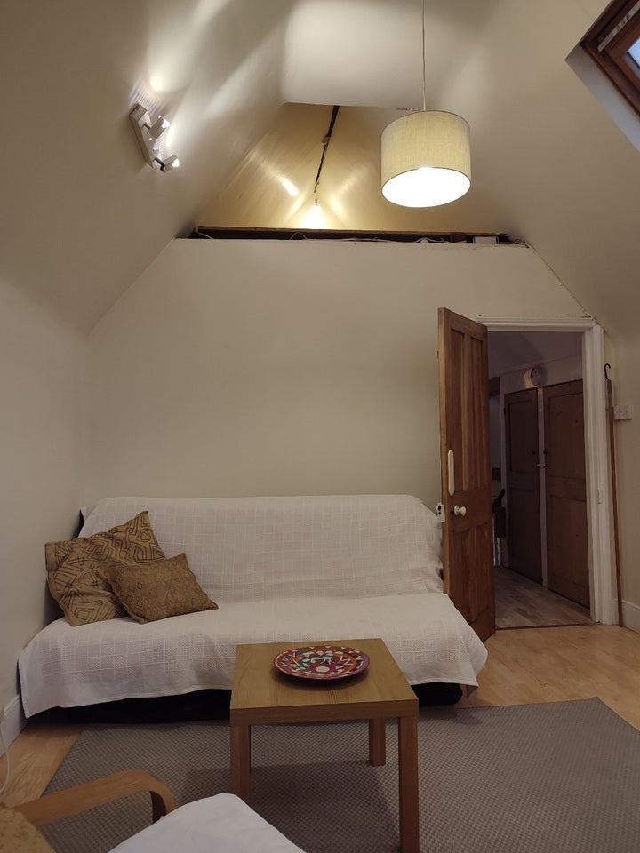 Room Barry Road in Greater London
