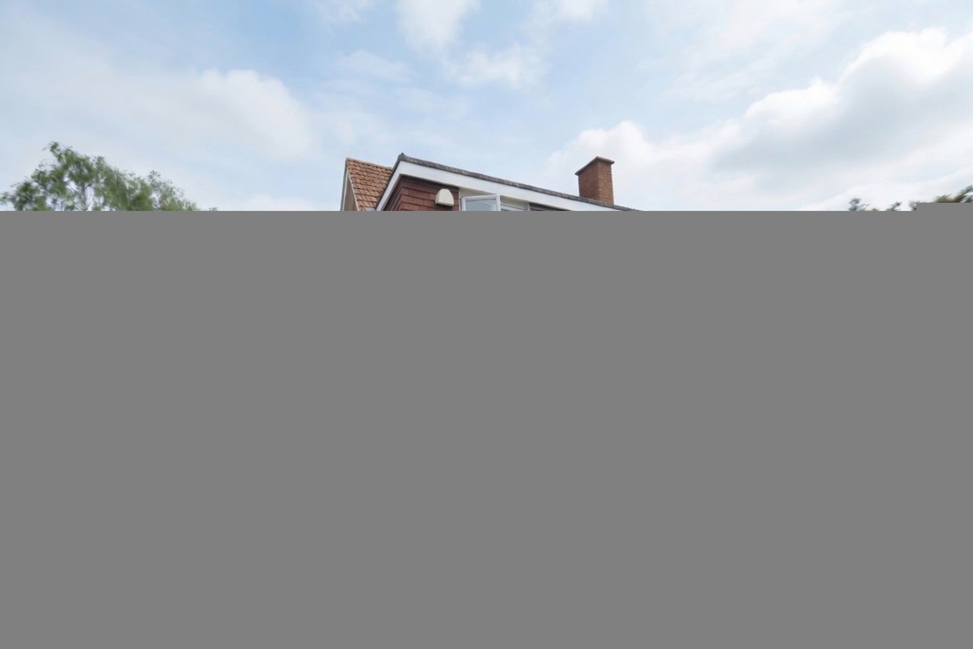 House Moore Grove Crescent in Borough of Runnymede