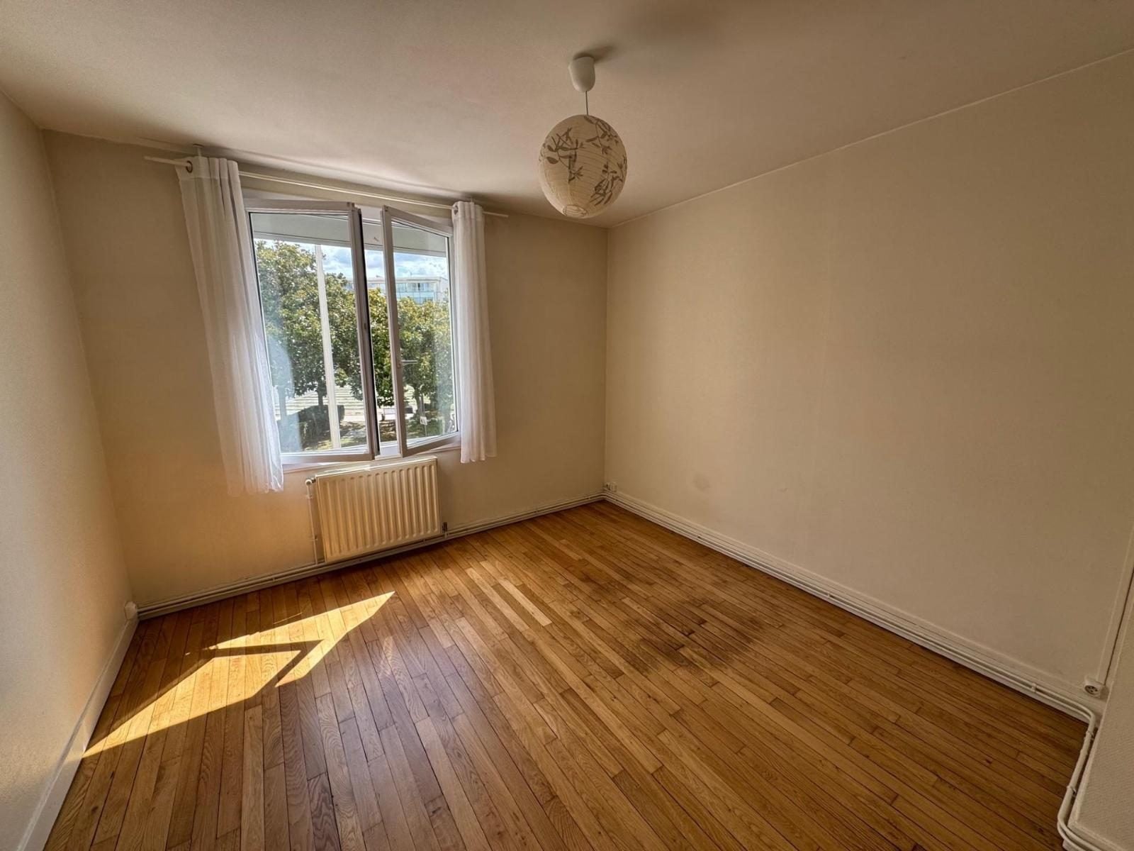 Flat Place Pierre Semard in Angers