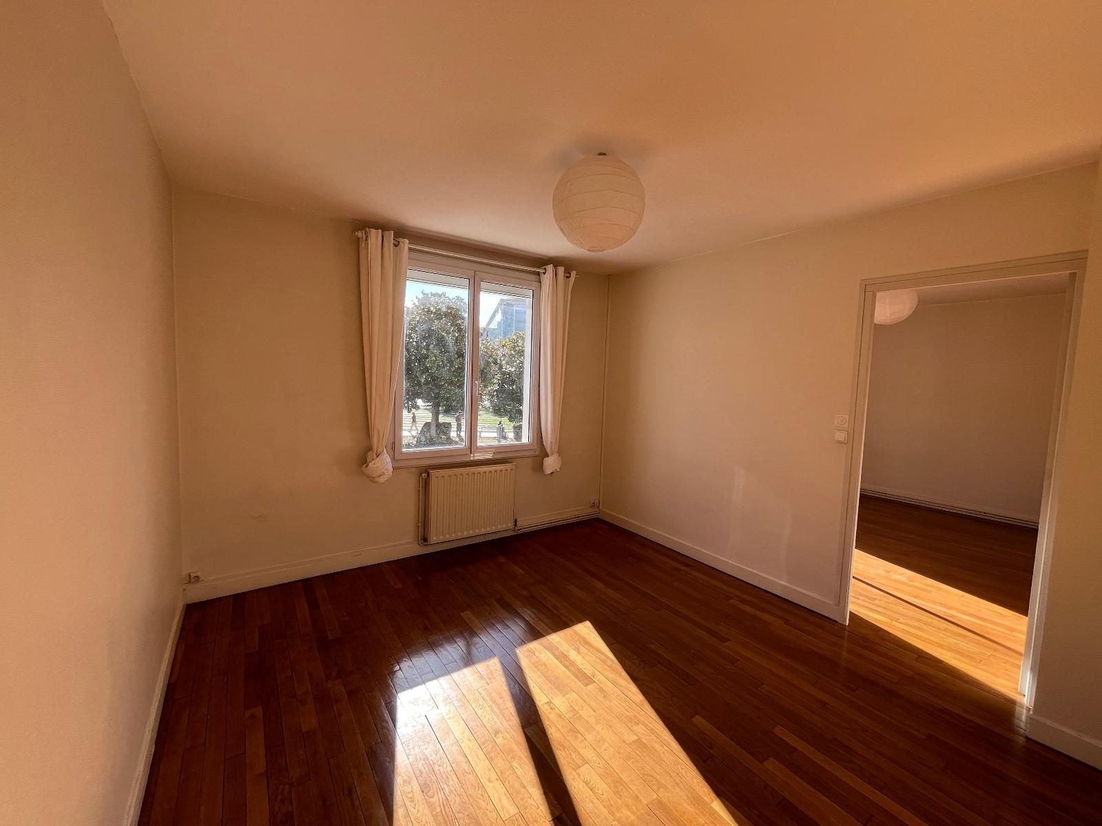 Flat Place Pierre Semard in Angers