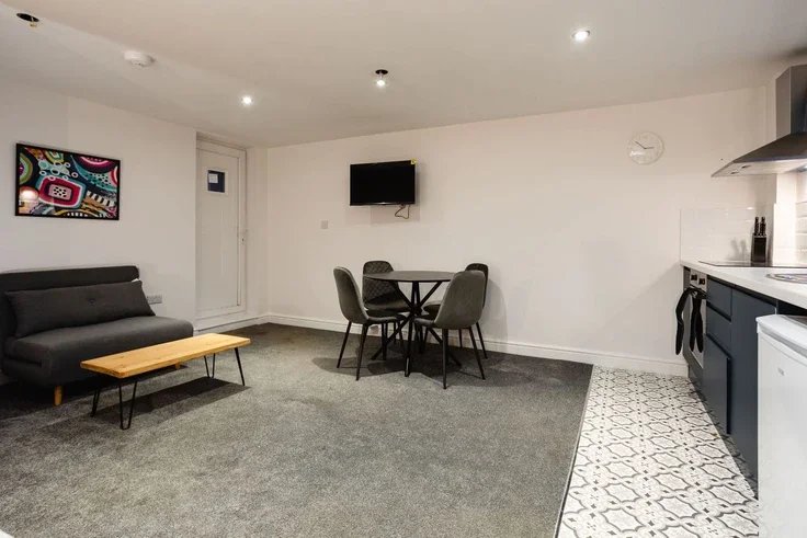 Flat Thorne Road in Doncaster