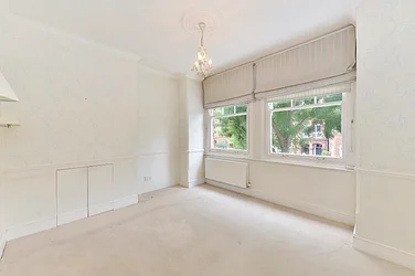 Flat Battersea Park Road in Greater London