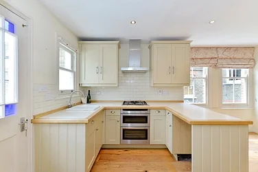 Flat Battersea Park Road in Greater London