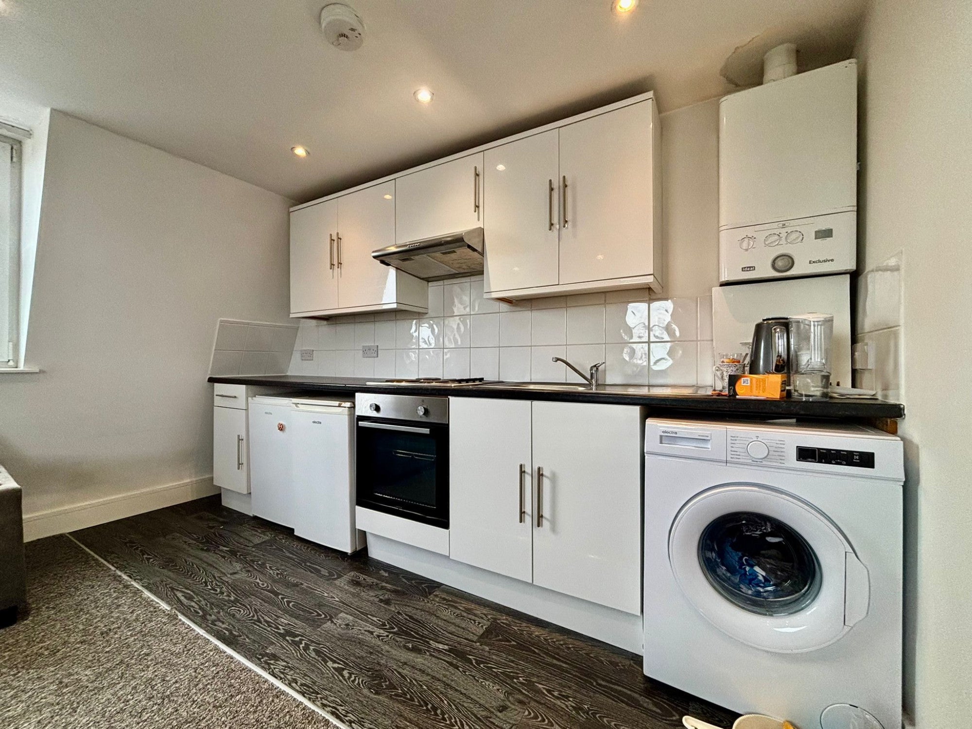 Flat Trinity Road in Greater London