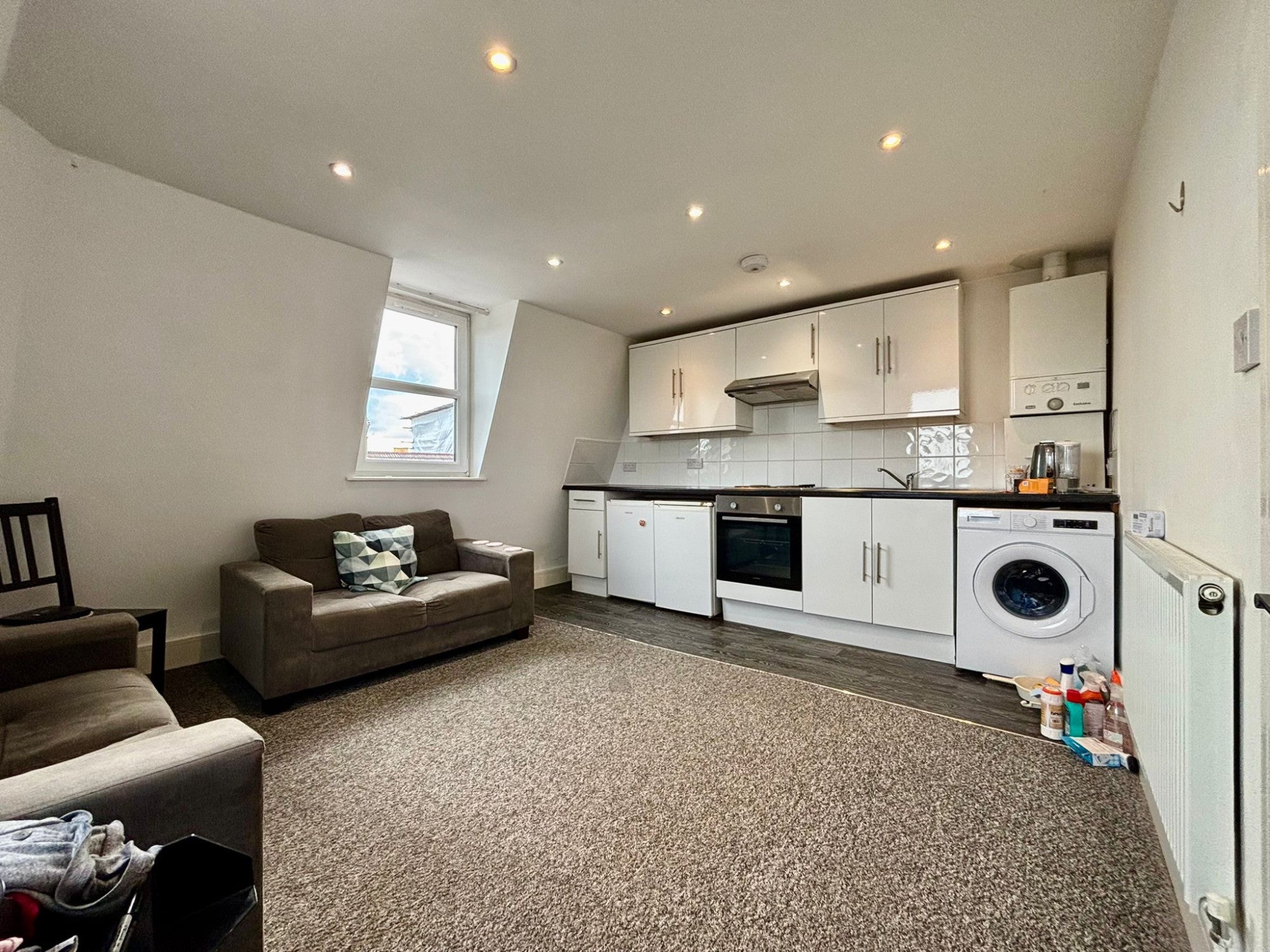Flat Trinity Road in Greater London