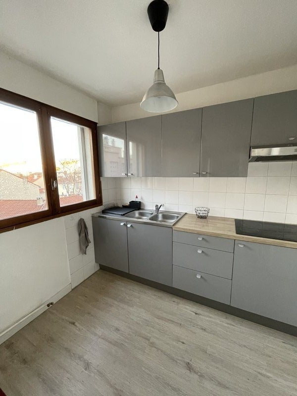 Flat Rue Frédéric Desmond in Marseille