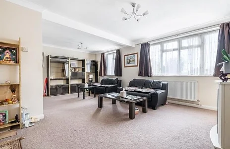 House Sandymount Avenue in London