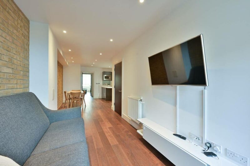 Room Shirley Street in Greater London