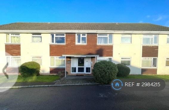 Flat Quarryman Close in Street