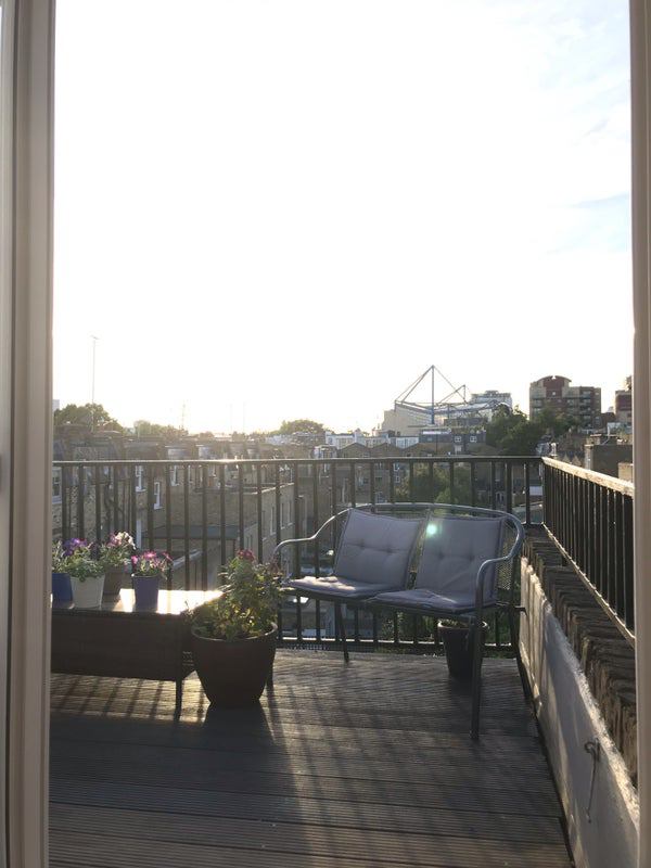 Room King's Road in Greater London