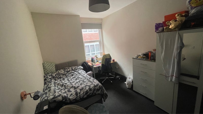 Room Shields Road in Newcastle upon Tyne