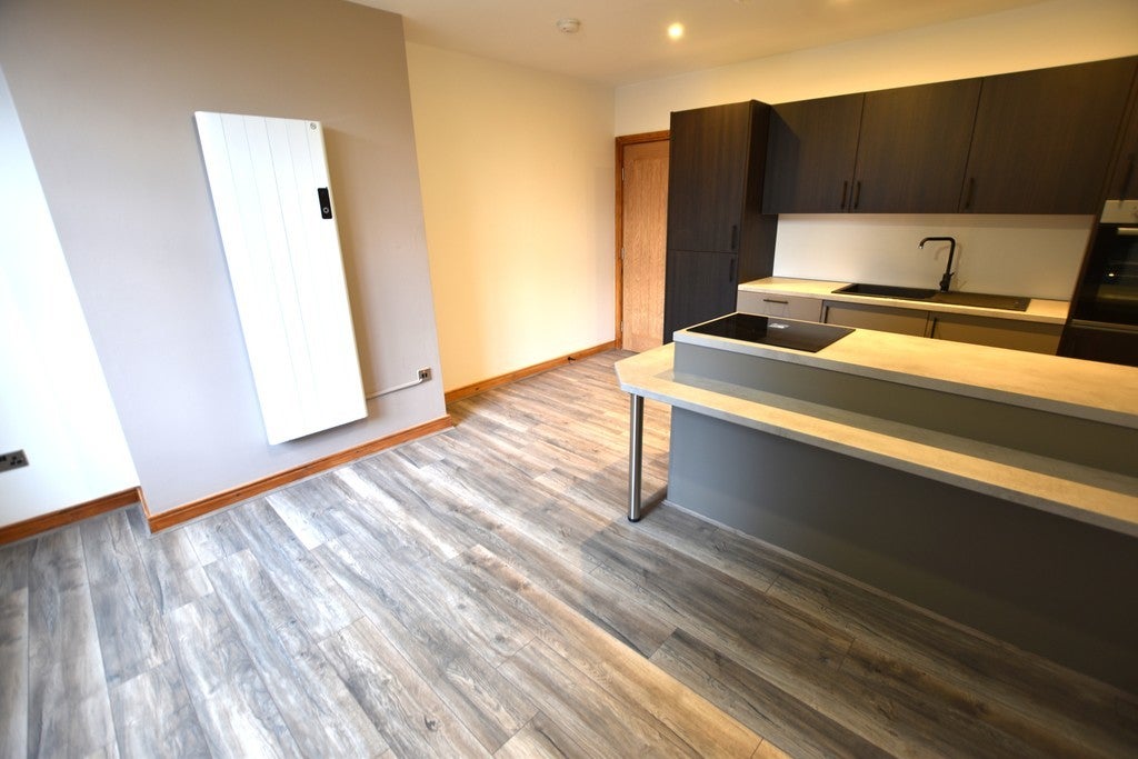Flat Brackley Street in Farnworth