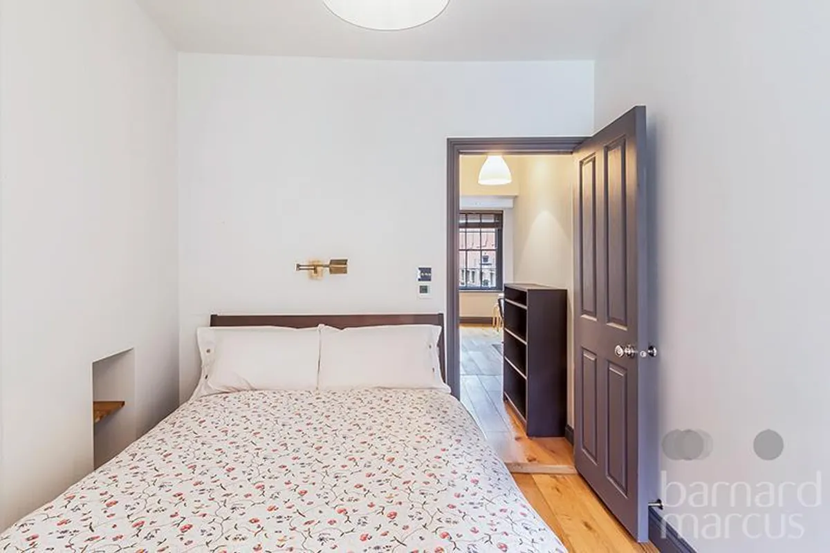 Flat Martlett Court in City of Westminster