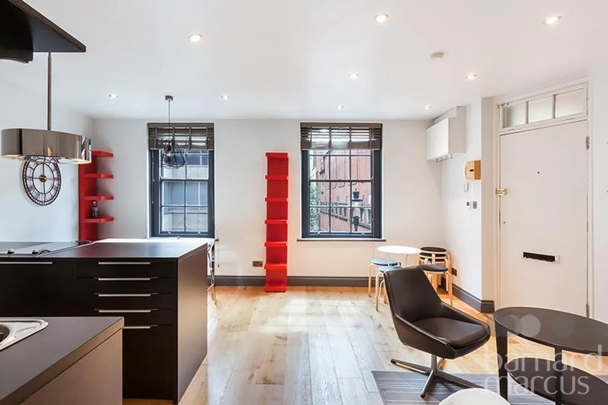 Flat Martlett Court in City of Westminster