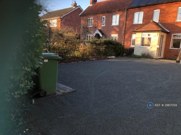 Room School Lane in Norwich