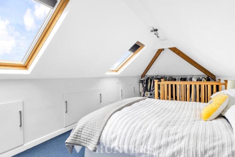 Room Whitegates Road in Middleton
