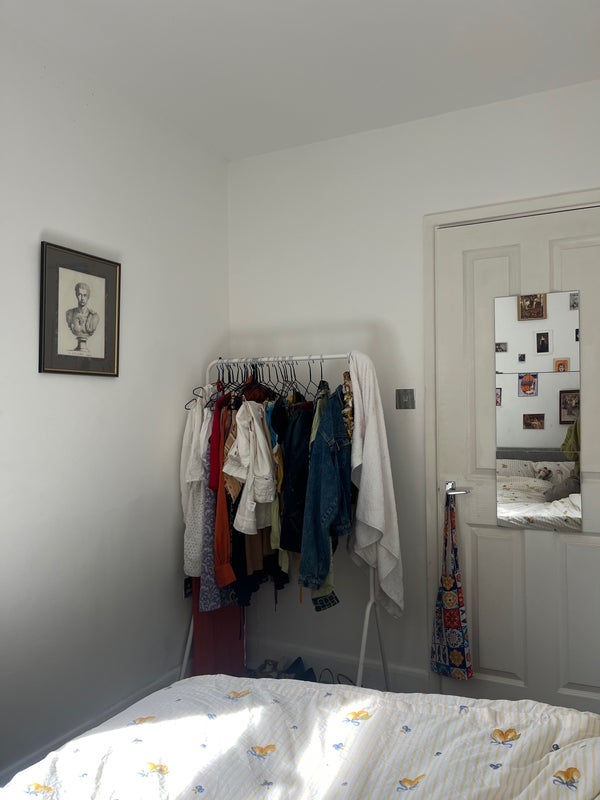 Room Cranfield Road in Greater London