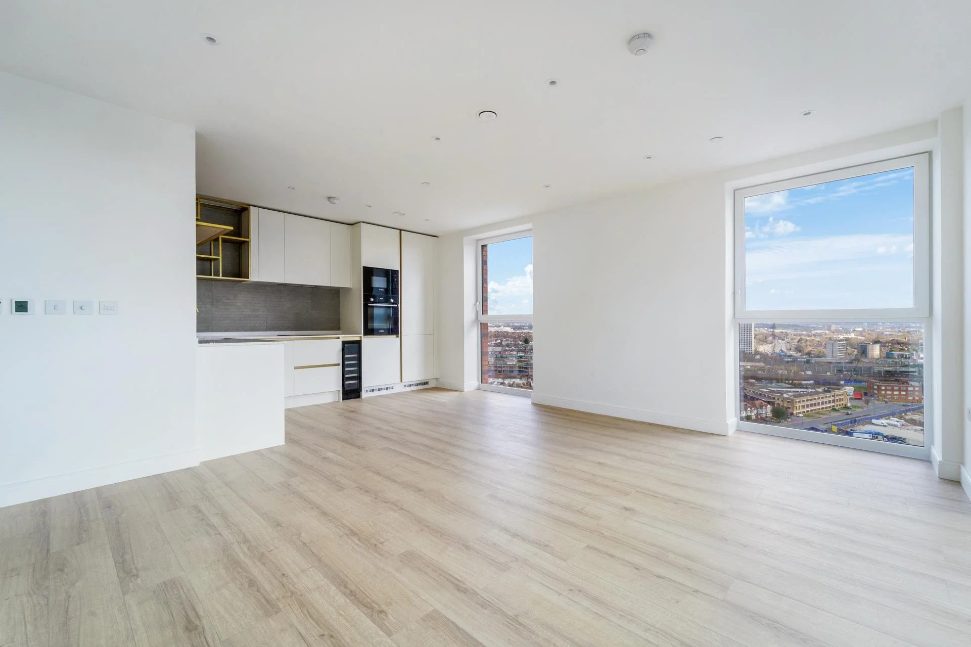 Flat Abbeydale Road in Greater London