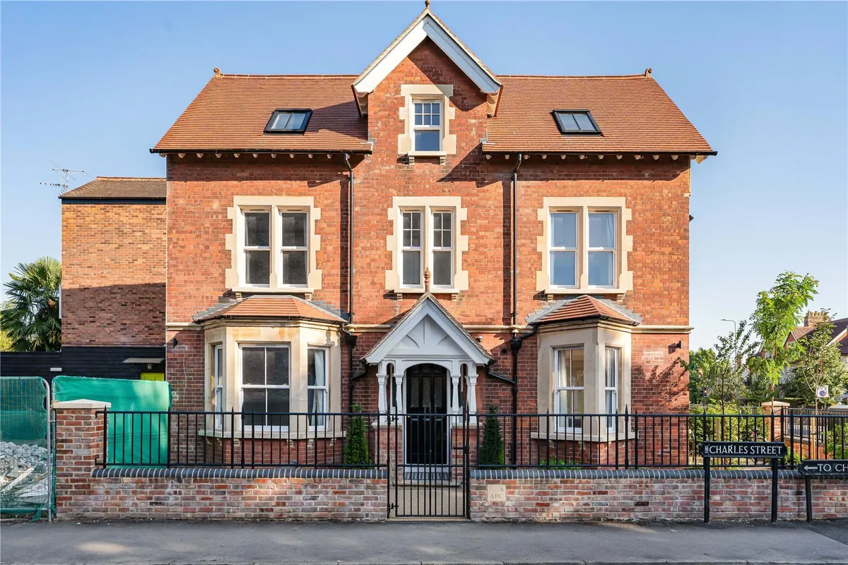 Flat Fairacres Road in Oxford