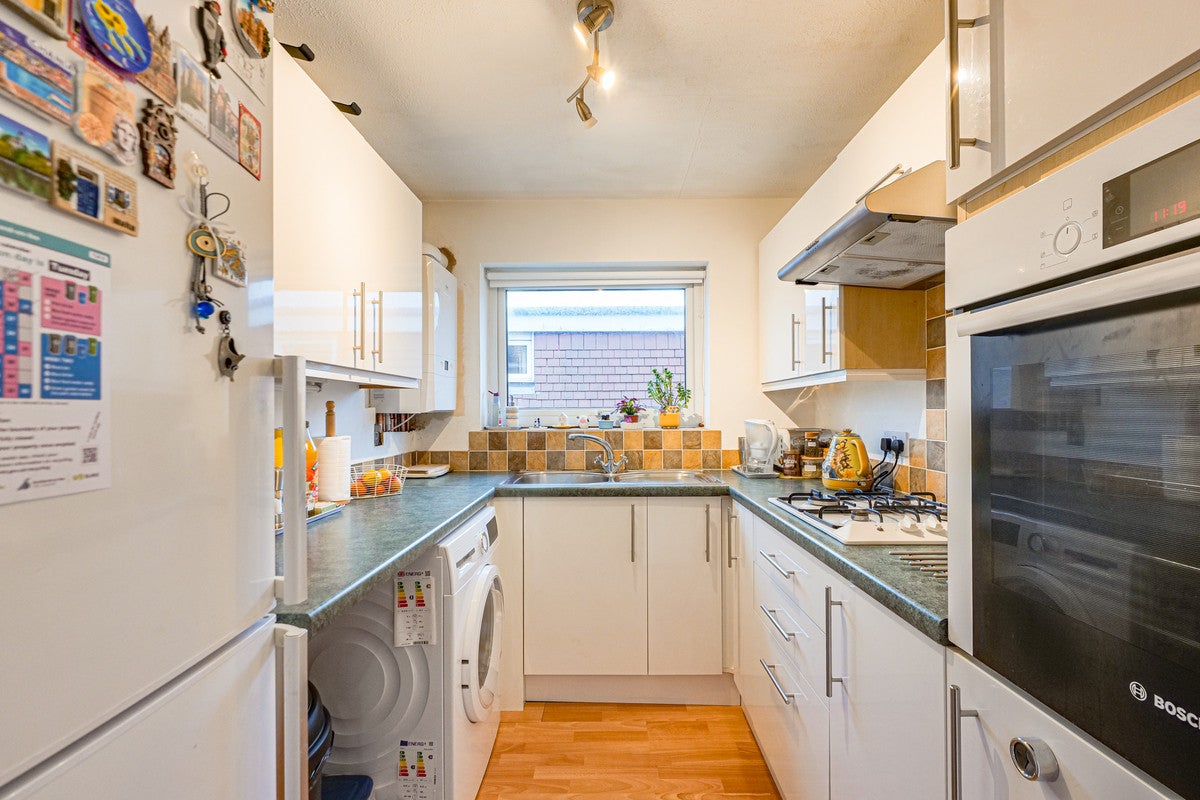 Flat Hudson Road in Southend-on-Sea