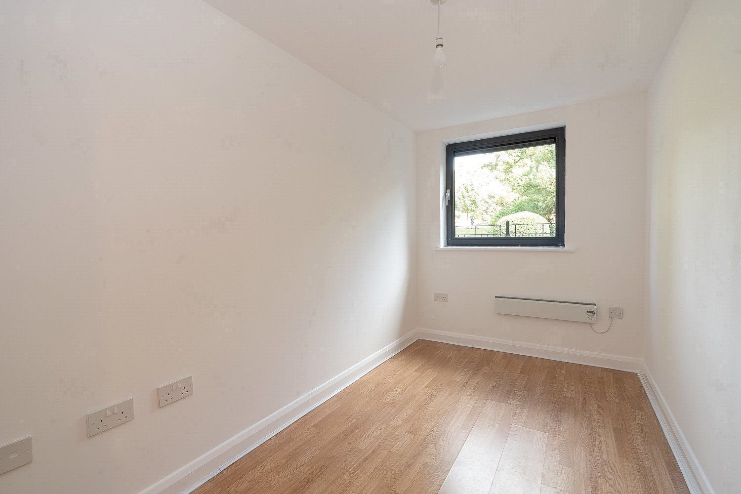 Flat Mckenzie Court in Maidstone