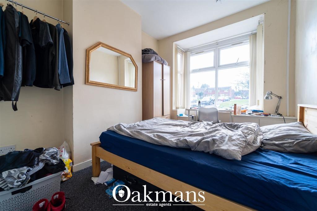 Room Heeley Road in Birmingham